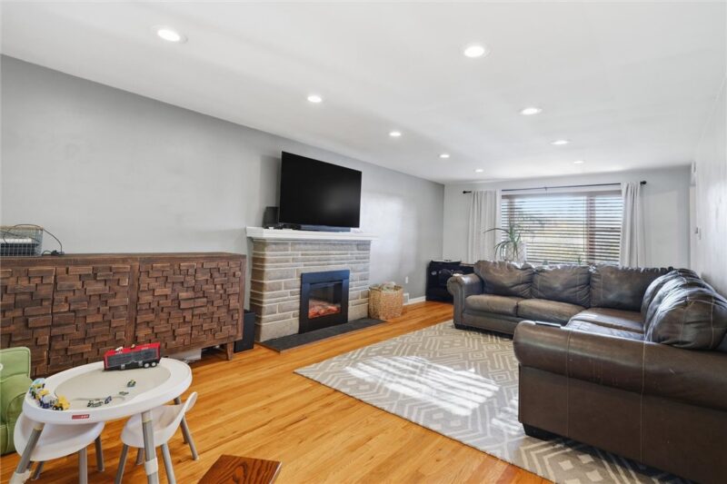 130 S Grandview Ave — photo 6