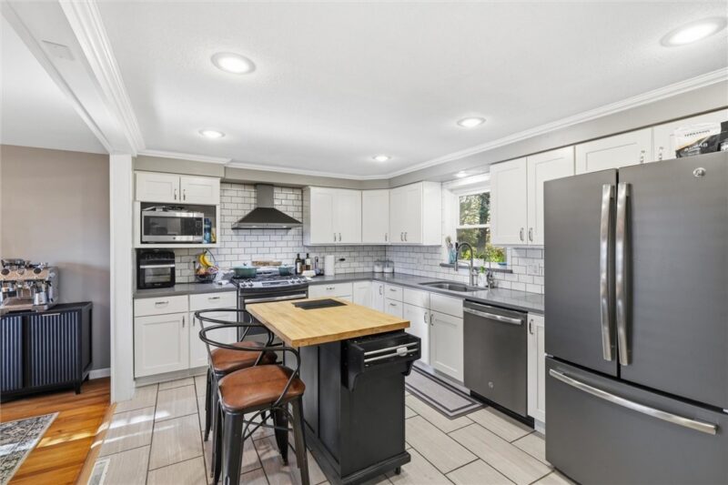 130 S Grandview Ave — photo 8