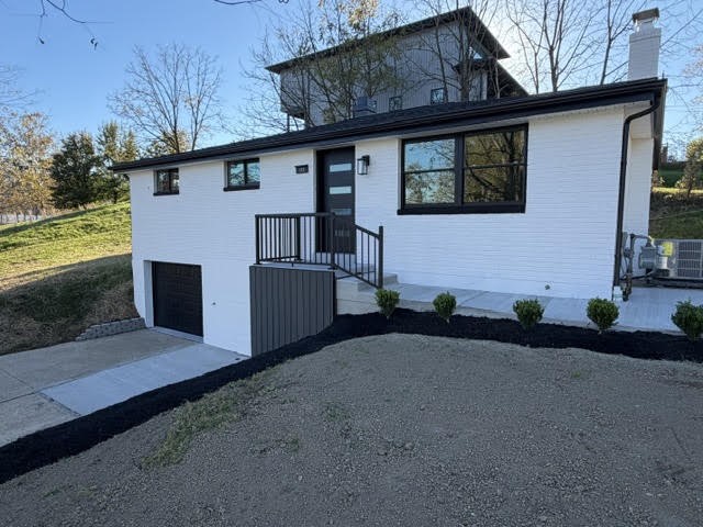 105 Belmont Ave — photo 2