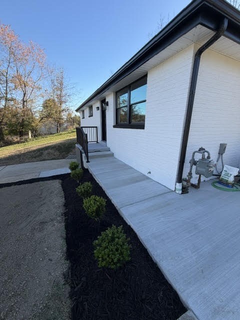 105 Belmont Ave — photo 4
