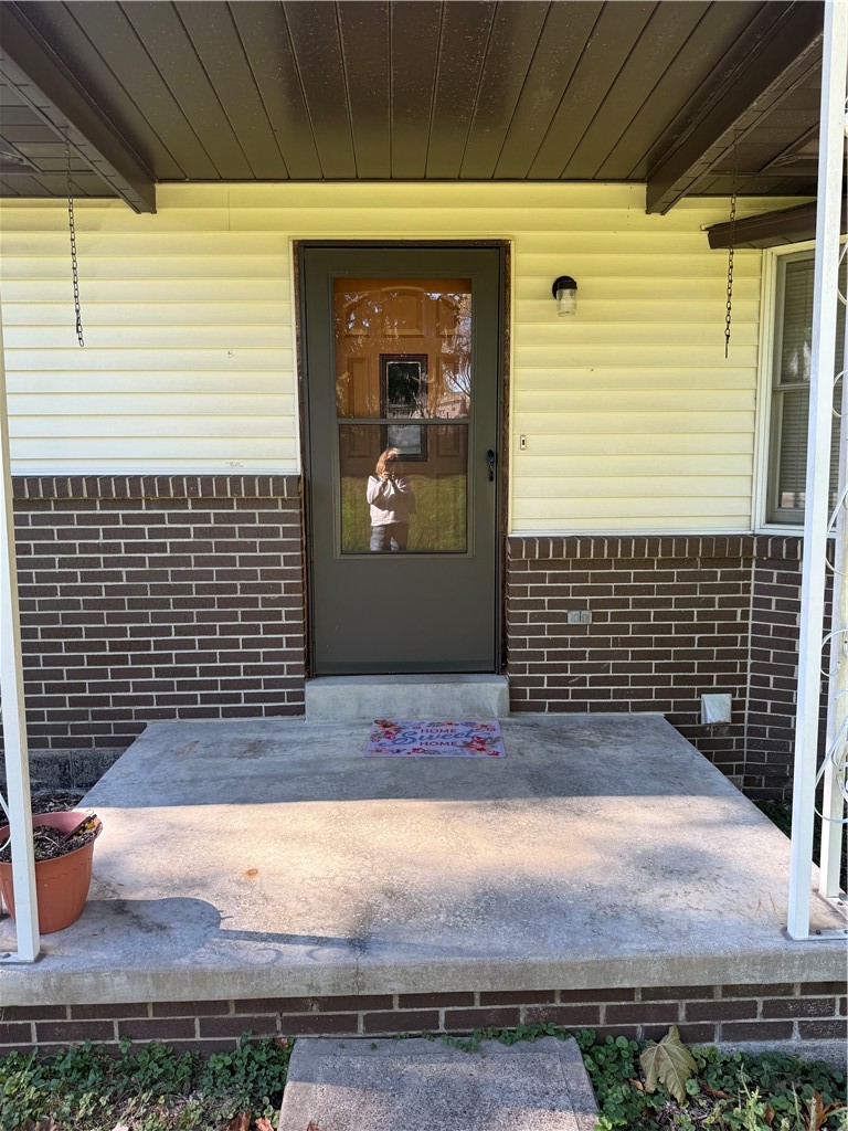 304 Kurt St — photo 4
