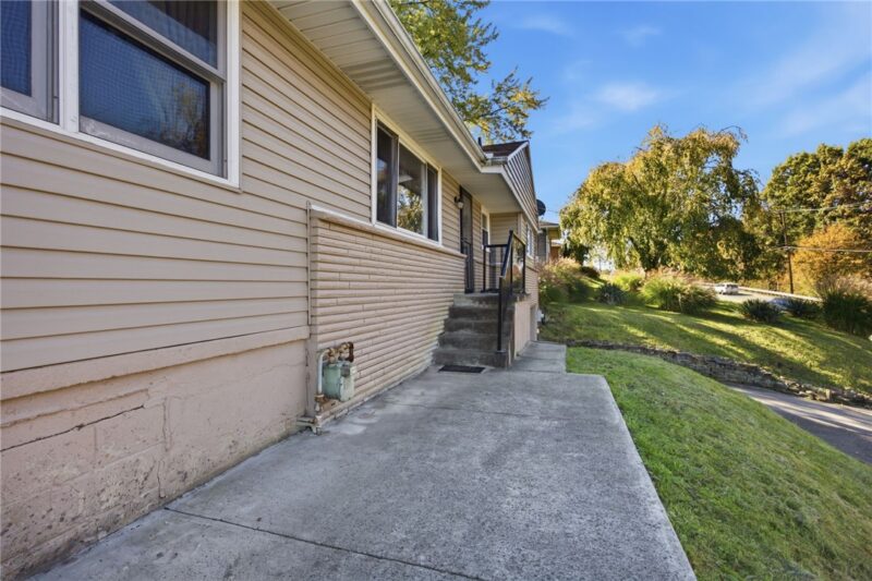 510 Center Rd — photo 4
