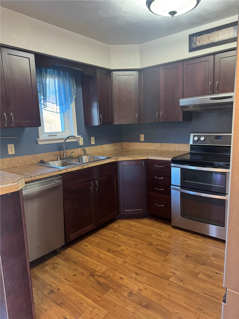 18 Cecil Dr — photo 2