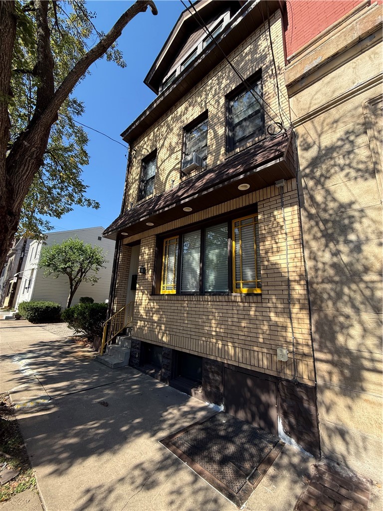 420 Foreland St — photo 2