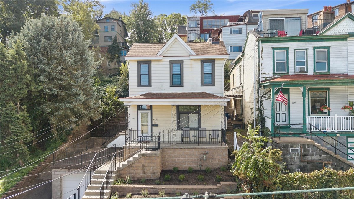 156 E Sycamore Street — photo 1