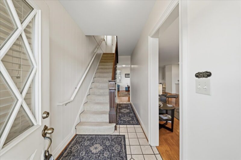 156 E Sycamore Street — photo 4