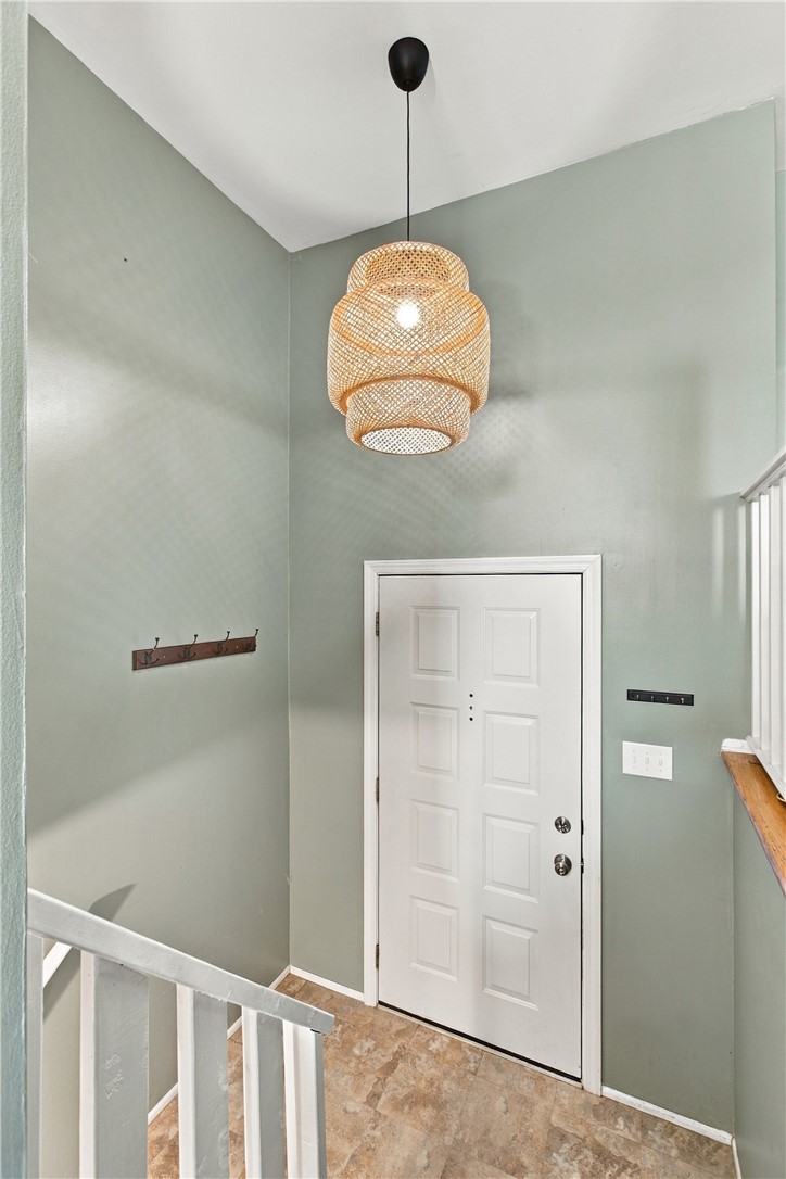 213 Windy Hill Dr — photo 3