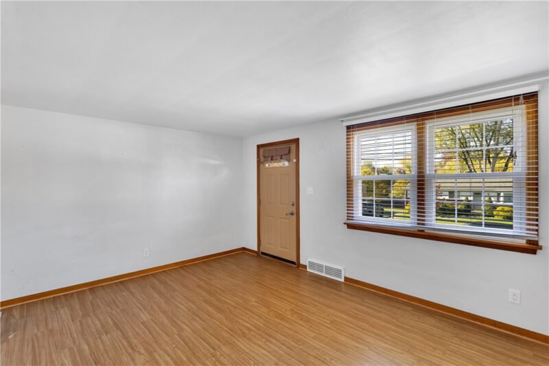 426 Millers Ln — photo 7