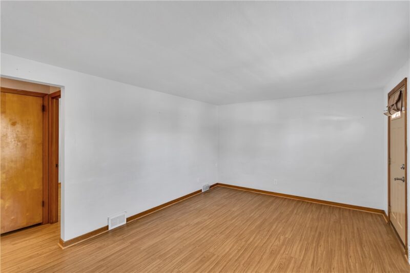426 Millers Ln — photo 8