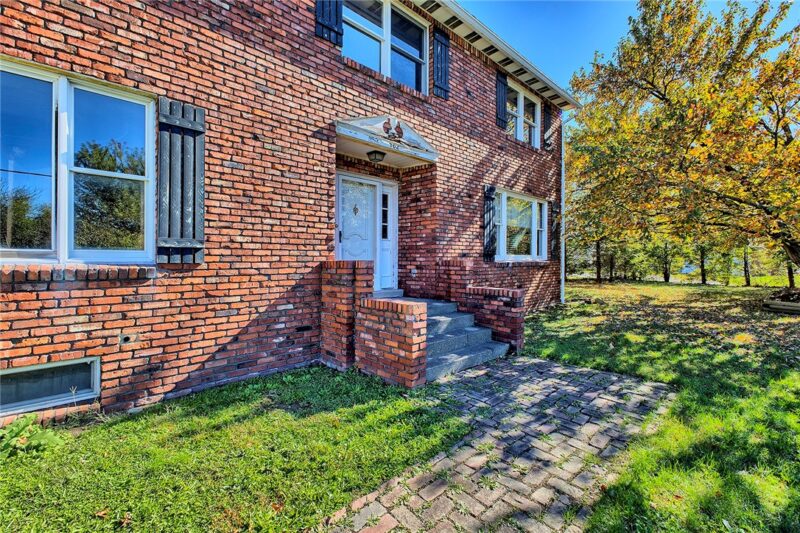 702 Center St — photo 4