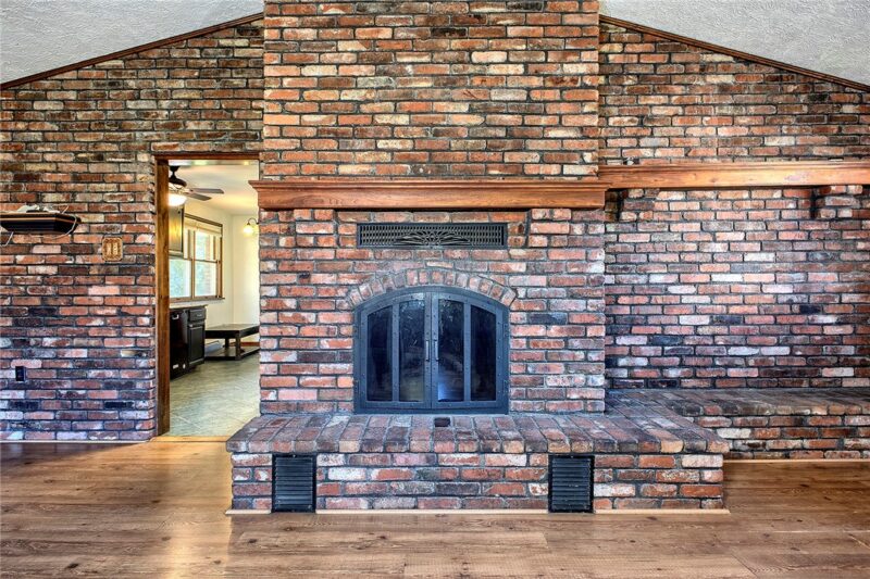 702 Center St — photo 8