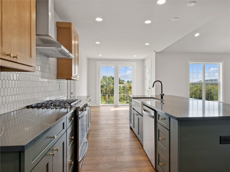 119 Foundry Pike — photo 3