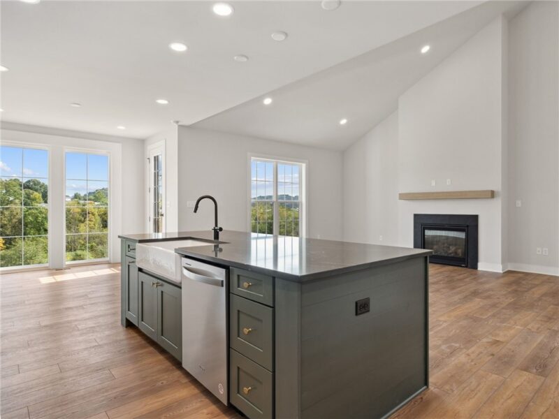 119 Foundry Pike — photo 4