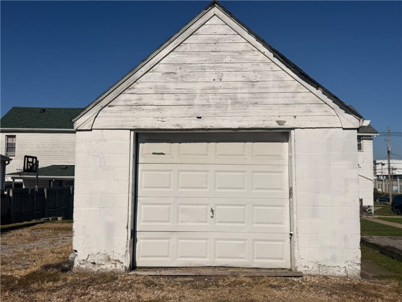 213 Franklin Ave — photo 6