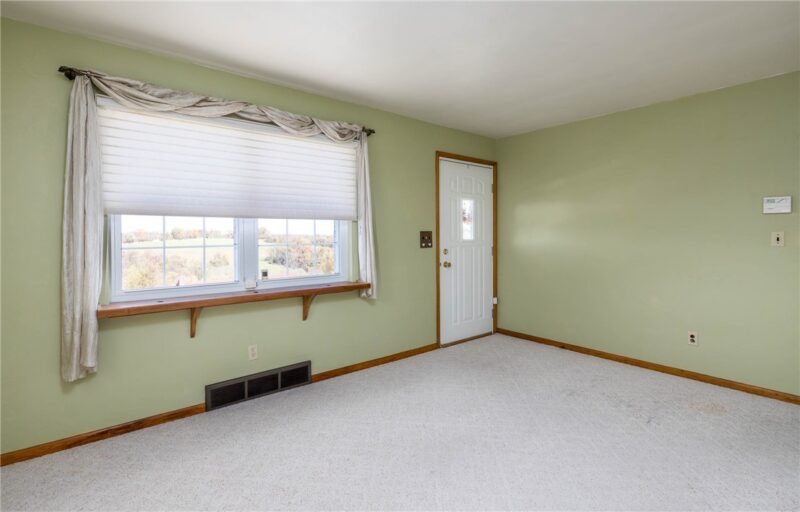 1752 Morris St — photo 3