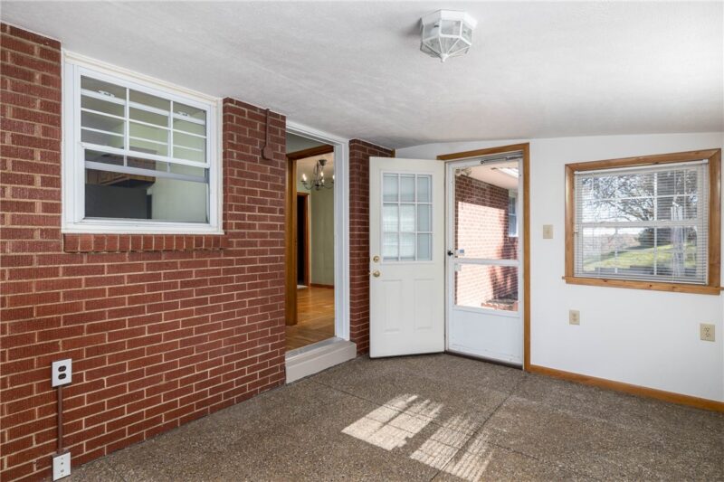 1752 Morris St — photo 8