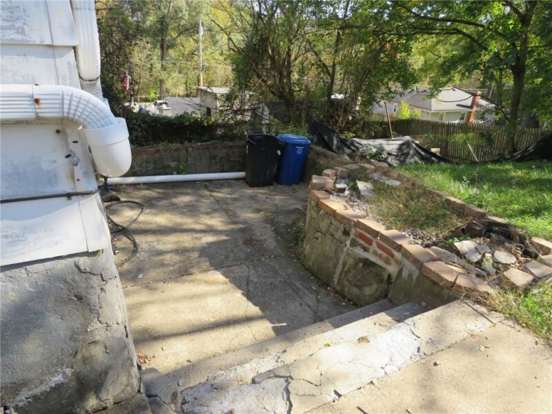 118 Schuchert St — photo 5