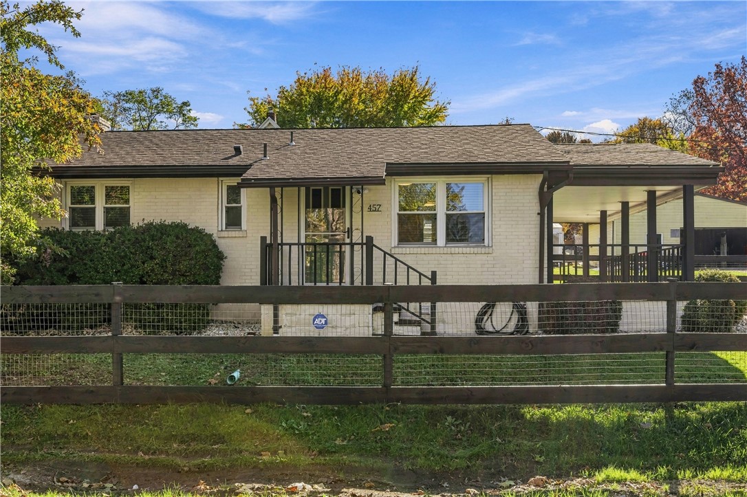457 Schultz Avenue — photo 1