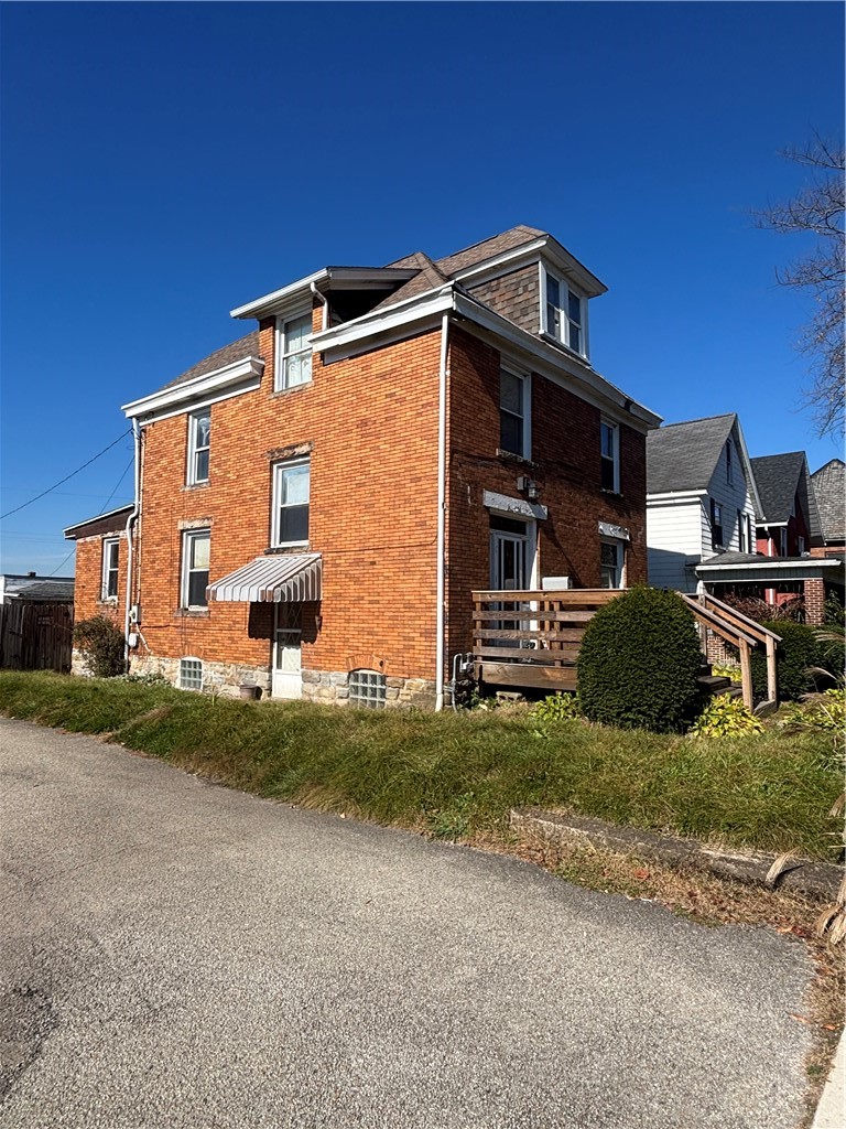 506 Hancock Ave — photo 3