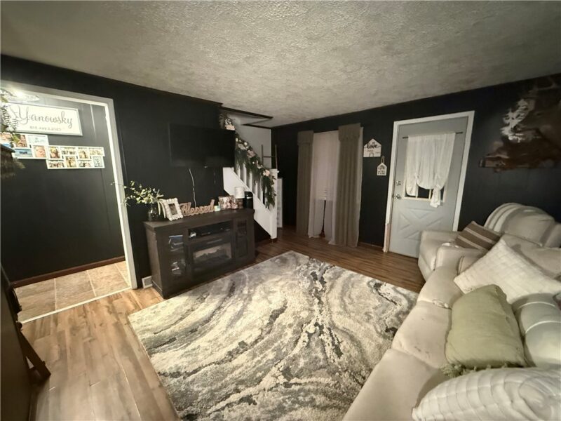 55 Larimer Ave — photo 3