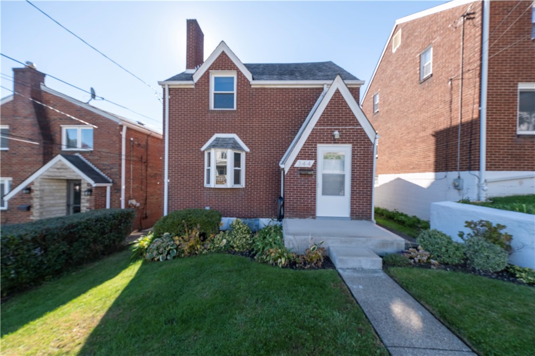 344 Mayville Ave — photo 1