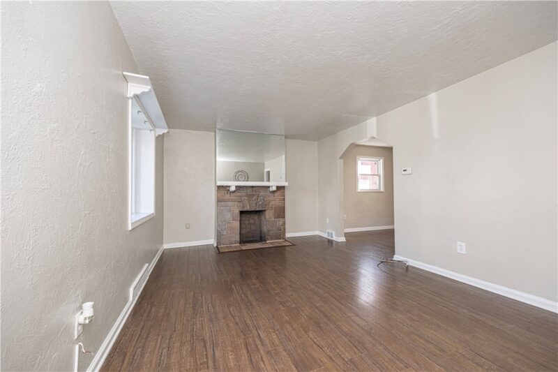 344 Mayville Ave — photo 2