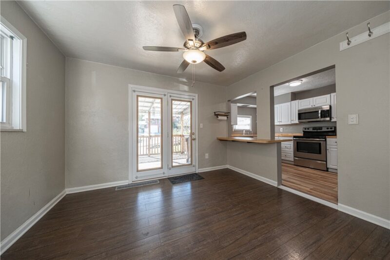 344 Mayville Ave — photo 5