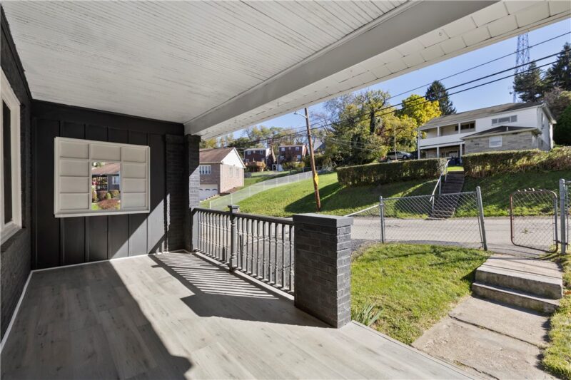 1300 Arnold St — photo 2