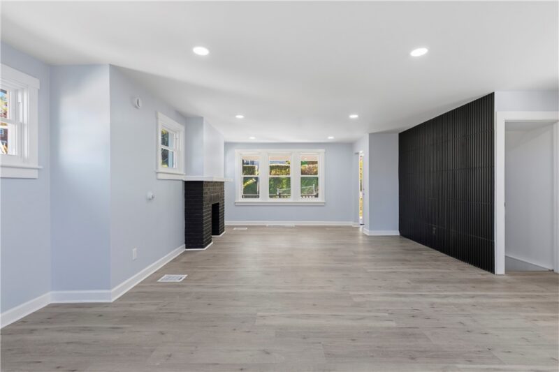 1300 Arnold St — photo 3
