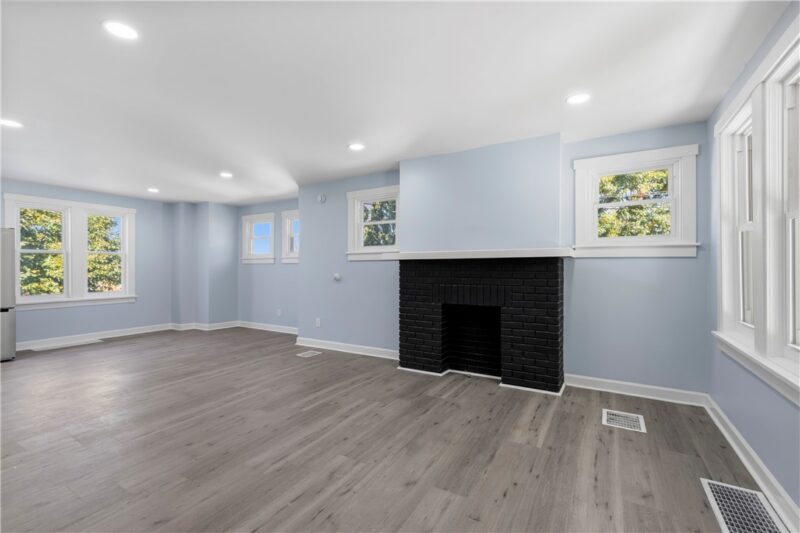 1300 Arnold St — photo 4
