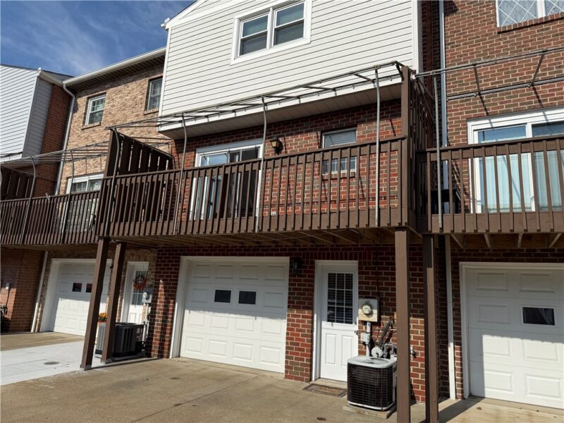 103 Canterbury Commons — photo 2