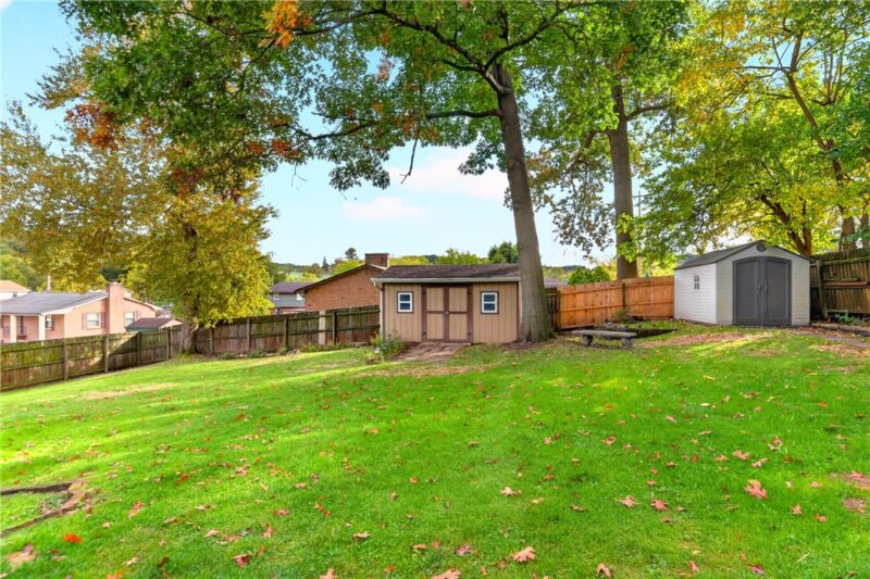 2 Holly Dr — photo 2