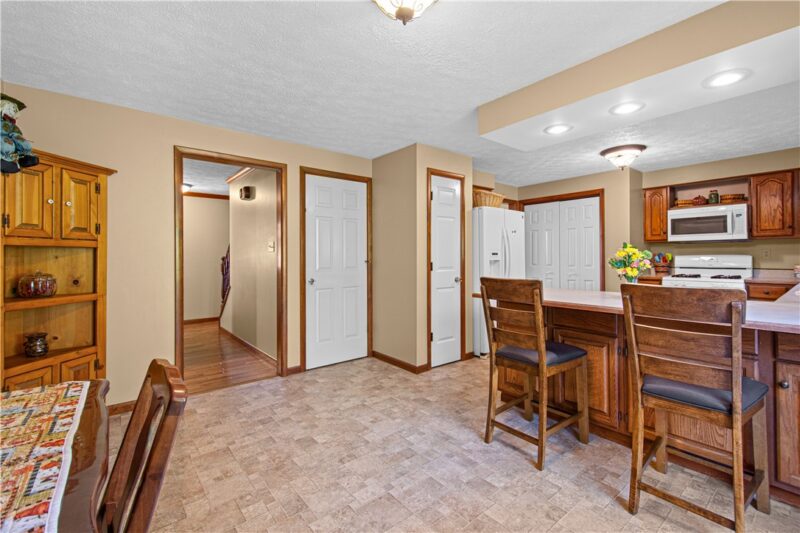406 Mary Ln — photo 6