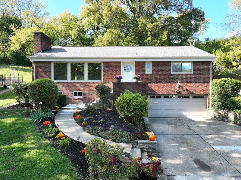 998 Lakemont DRIVE — photo 3