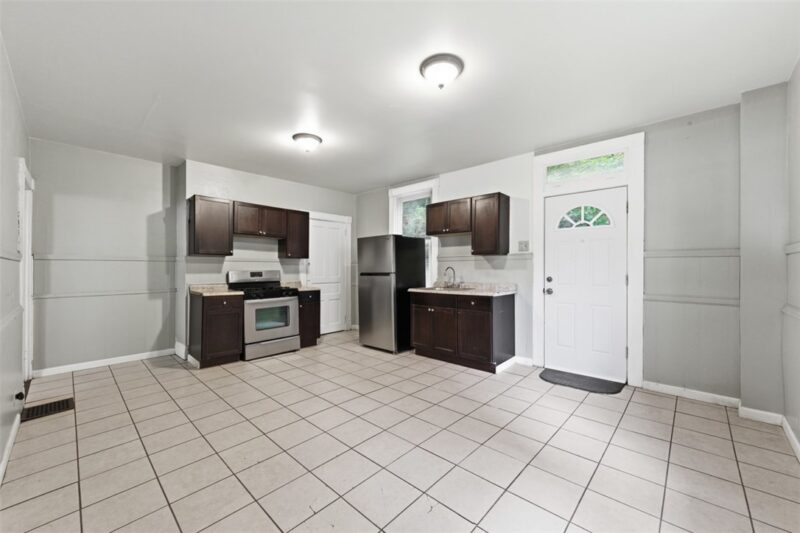 175 Lecky Ave — photo 3