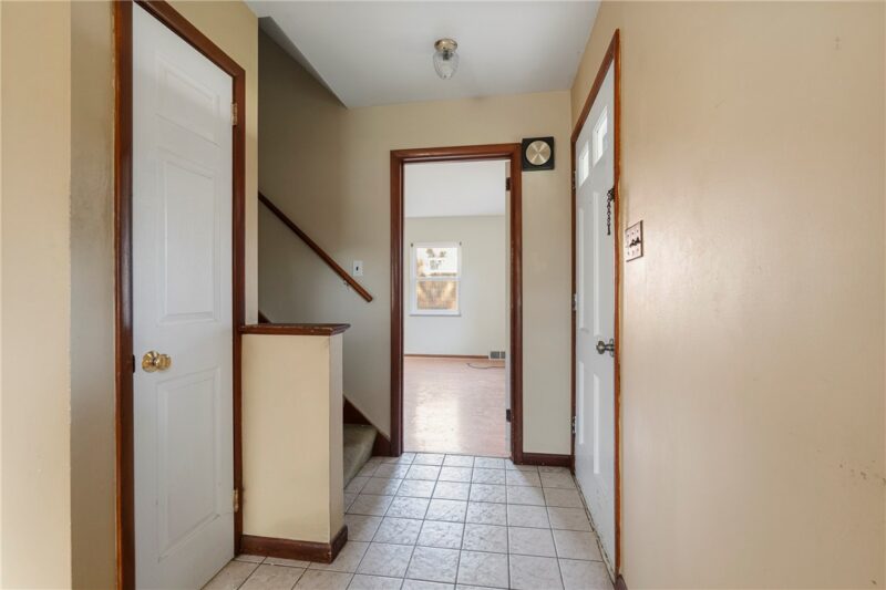 328 Mckinney Dr — photo 3