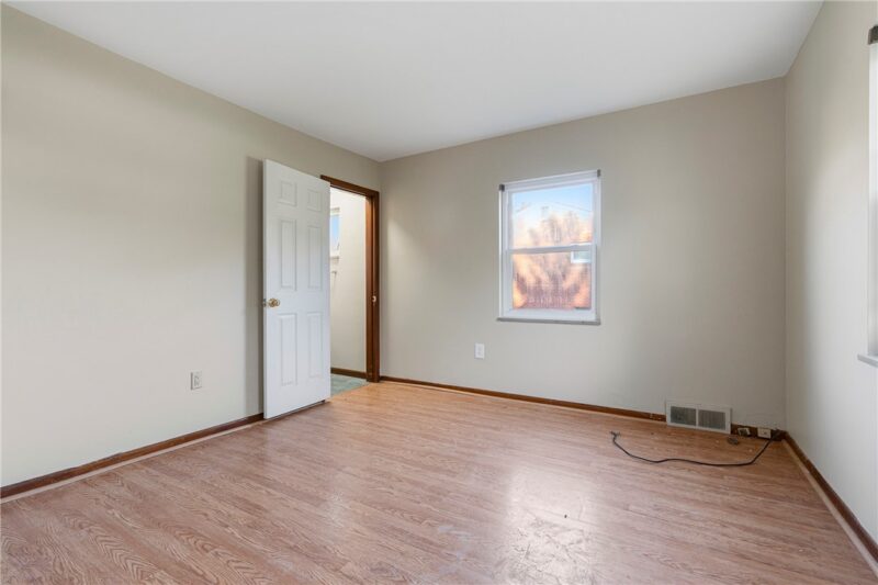328 Mckinney Dr — photo 5