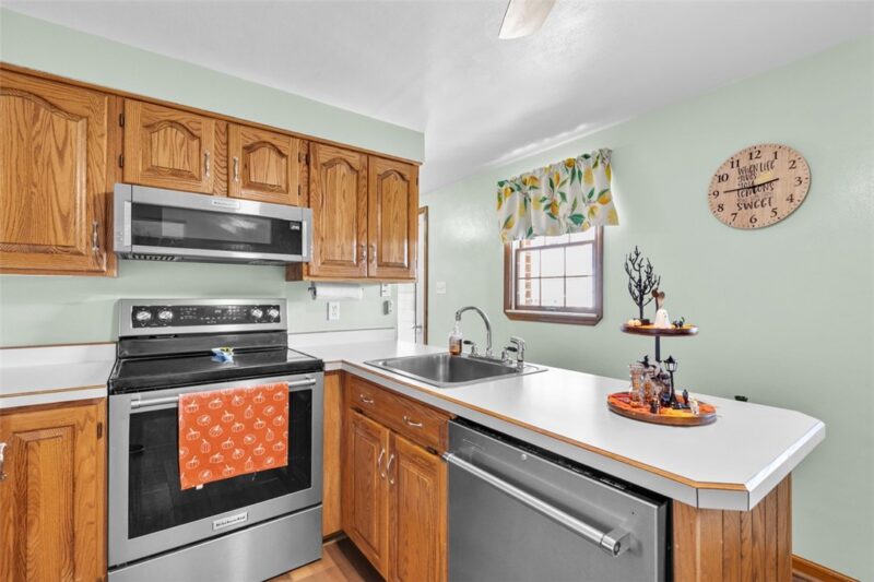 218 E Tacoma Ave — photo 6