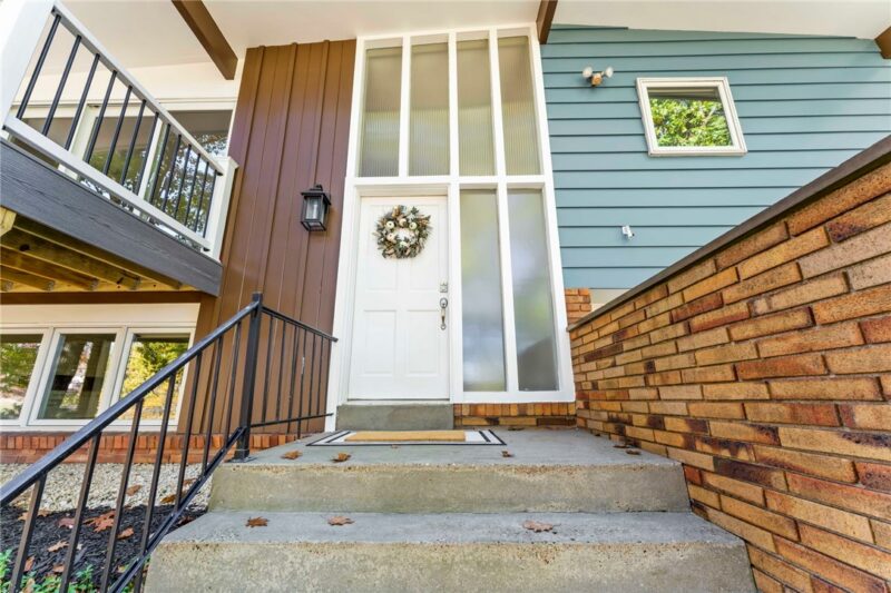 161 Marion Drive — photo 2
