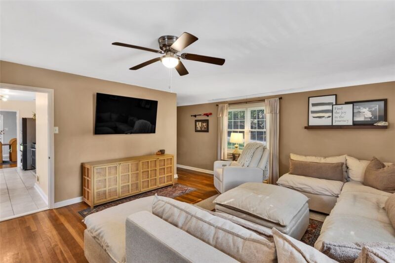 9630 Hilliard Rd — photo 3