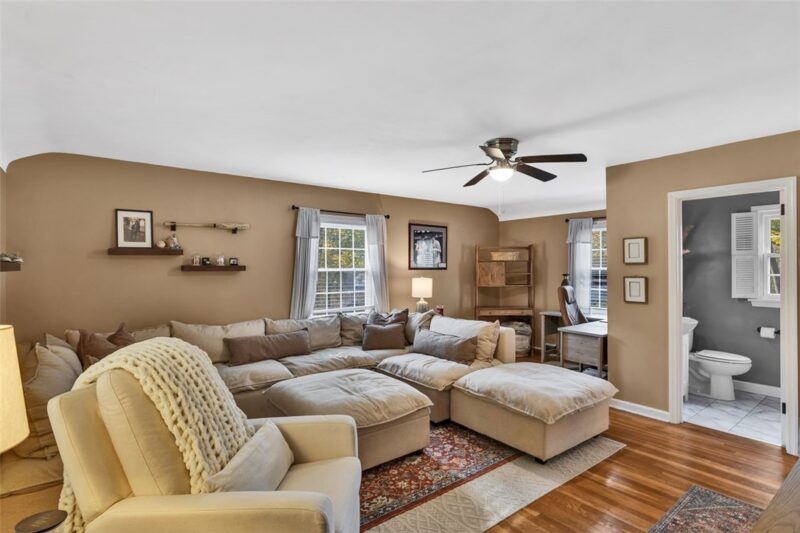 9630 Hilliard Rd — photo 4