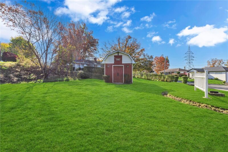 1774 Woodside Dr — photo 4