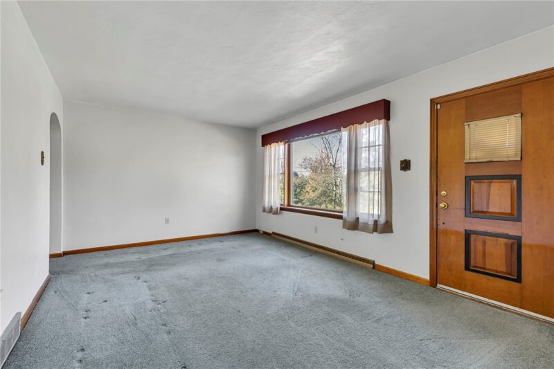 1774 Woodside Dr — photo 8