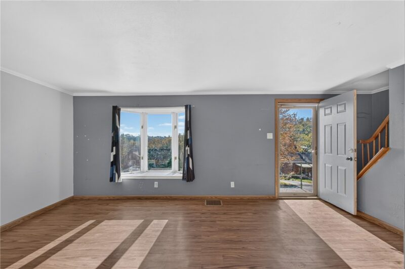 249 Creston Dr — photo 3