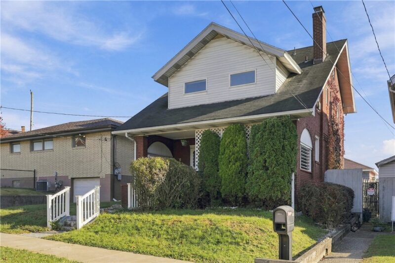 758 Vankirk St — photo 2