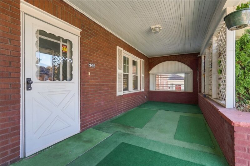 758 Vankirk St — photo 3