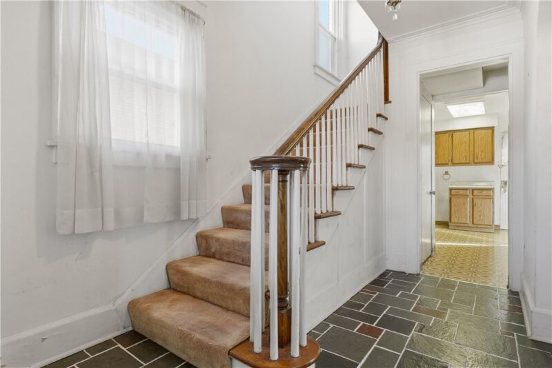 758 Vankirk St — photo 5