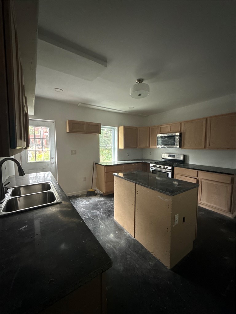 2904 White — photo 4
