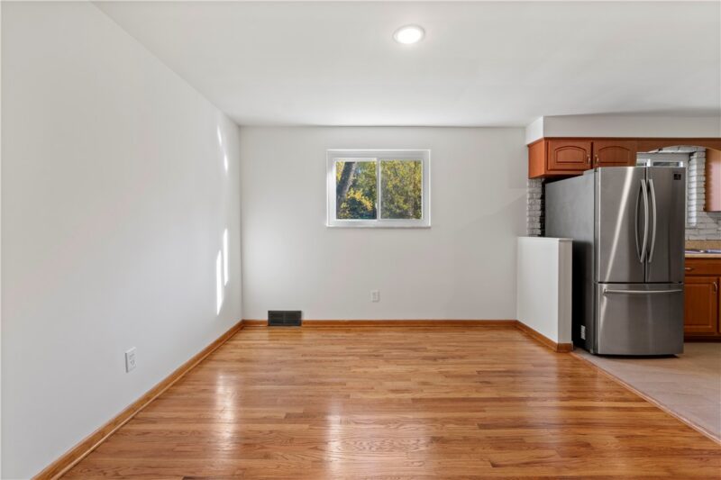 218 Russel — photo 5