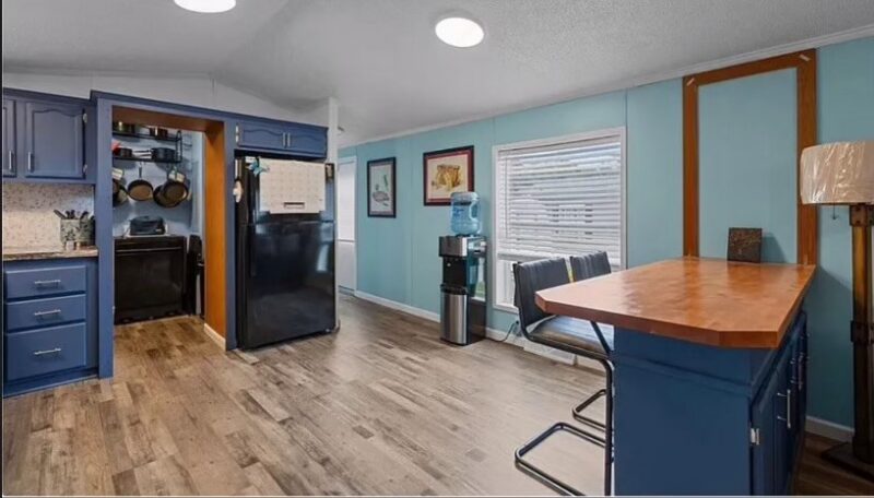 115 York Rd — photo 4